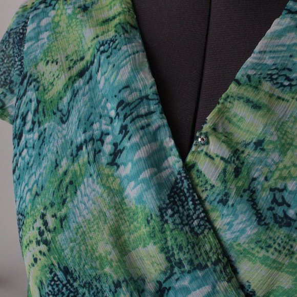 NWT Faux Wrap Printed Maxi Dress Size LG - Picture 3 of 8